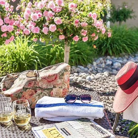 Upvalley Inn & Hot Springs, Ascend Hotel Collection 