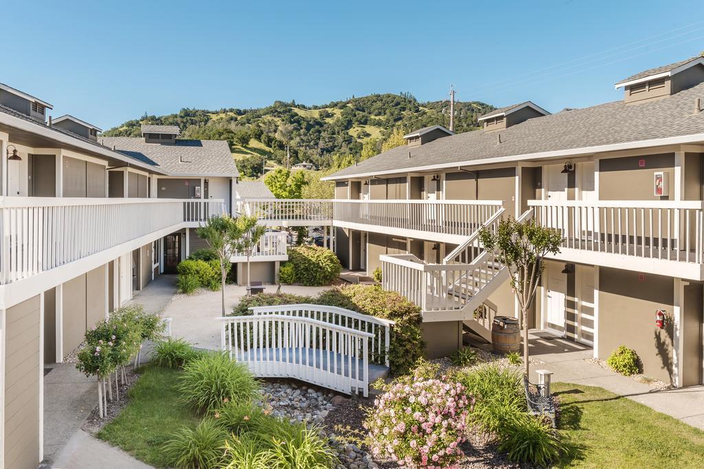 Upvalley & Hot Springs Napa Valley, Ascend Collection Calistoga