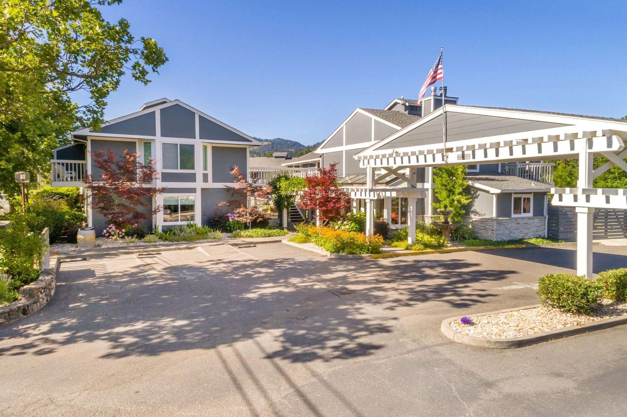 Upvalley & Hot Springs, Ascend Collection Hotel 3*