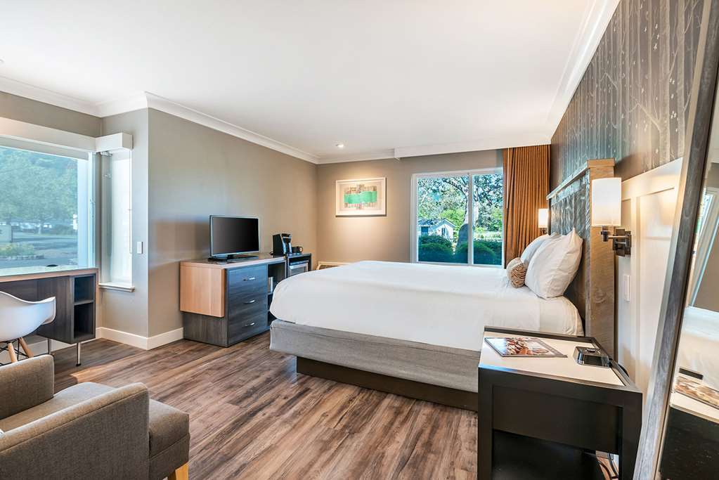 Upvalley & Hot Springs Napa Valley, Ascend Collection
